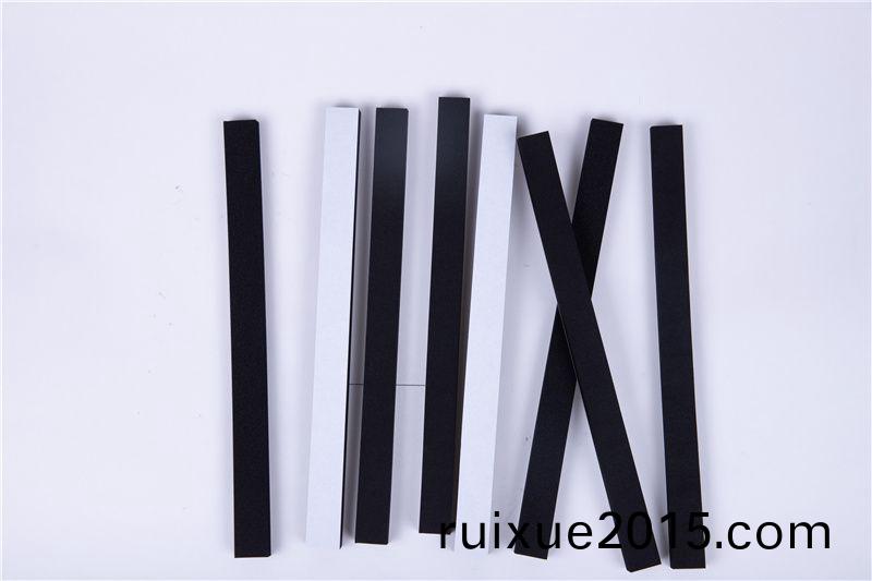 CR減震(zhen)保溫(wen)條(tiao)